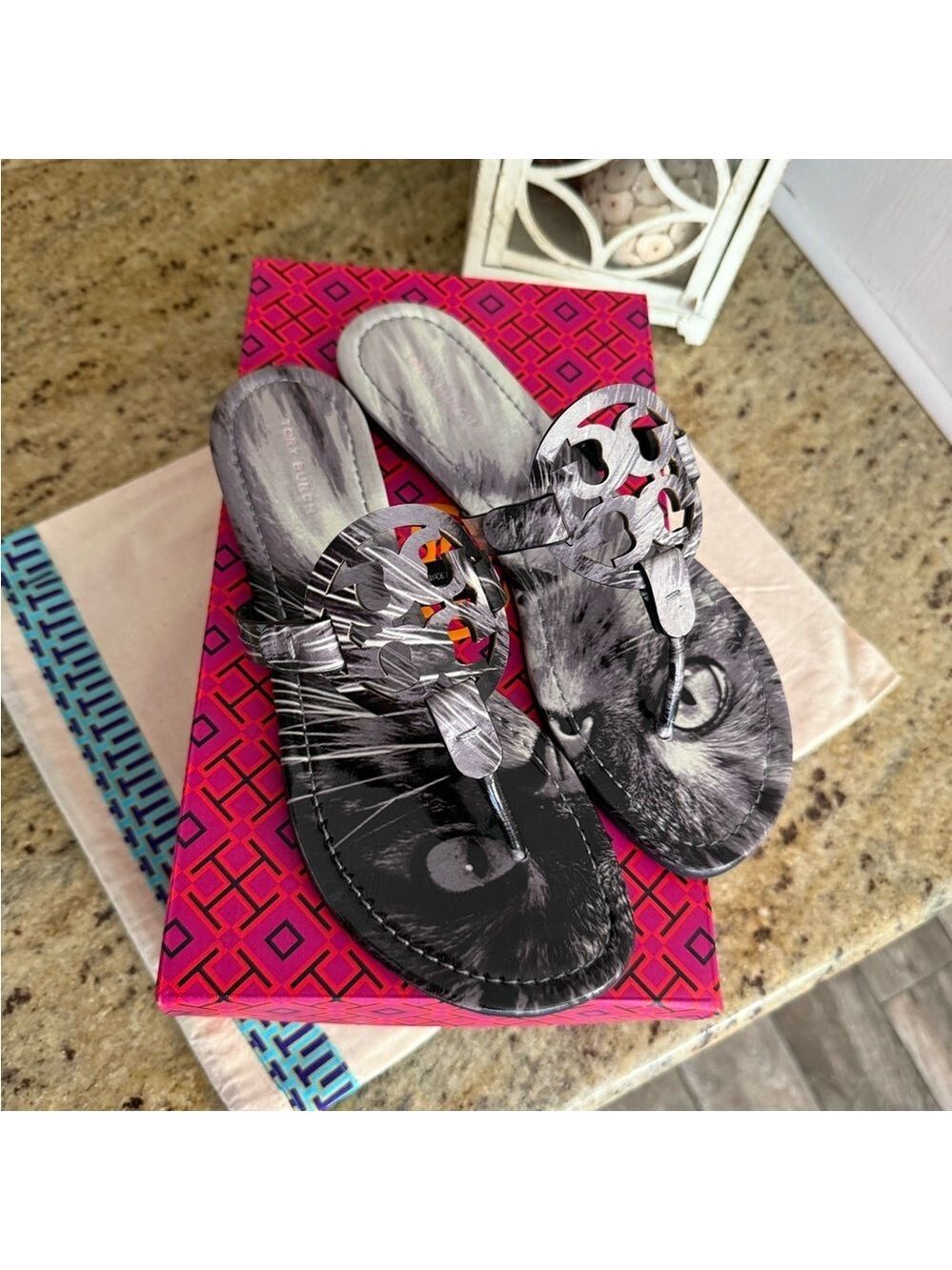 New Tory Burch miller sandal  printed patent leather cat portrait - Picture 3 of 8
